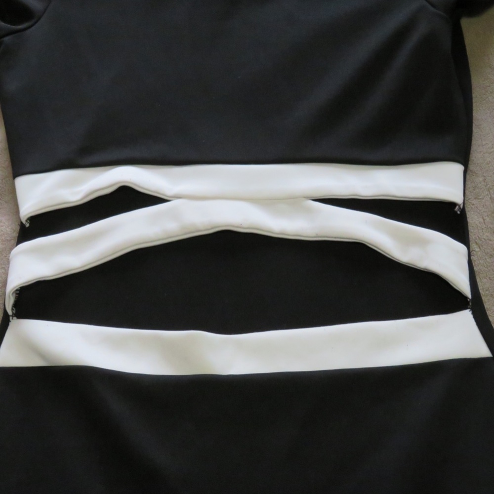 Boohoo cut out dress - Picture 2 of 3
